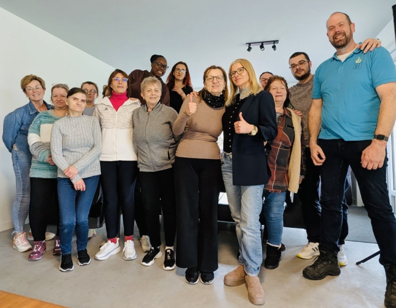 Deskundige zorg in nabijheid: opleiding voor inwonende zorgverleners